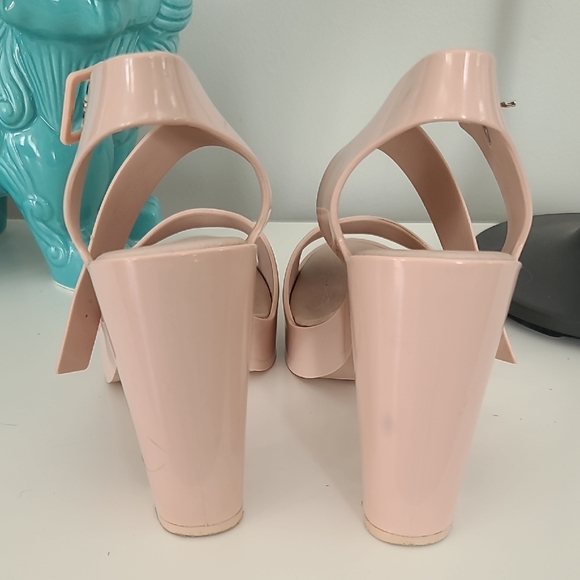Cream Chunky Heel Minimalist Heels by Melissa - Picture 9 of 9